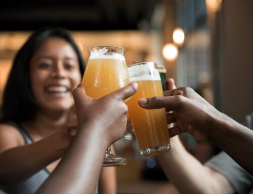 How to plan a corporate cocktail party in 7 easy steps